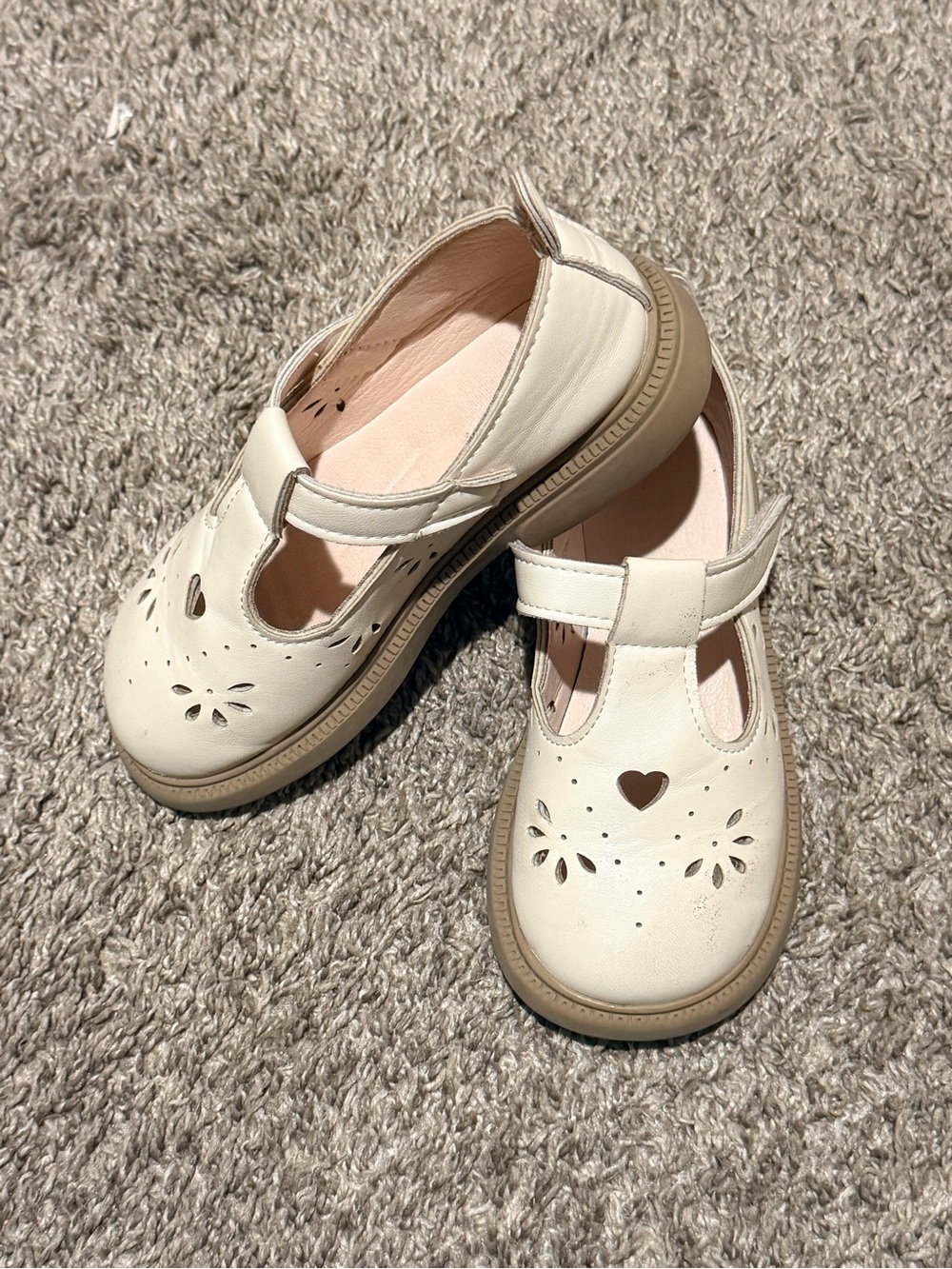 Kids Cream T-Strap Mary Jane Shoes with Heart Cutout